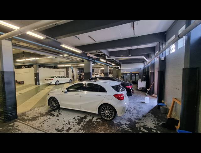 2,332M² FACTORY FOR SALE IN SALT RIVER